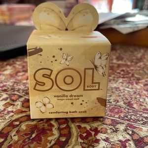 NWT ColourPop Sol Mood Mega Melt Bath Bomb in Vanilla Dream